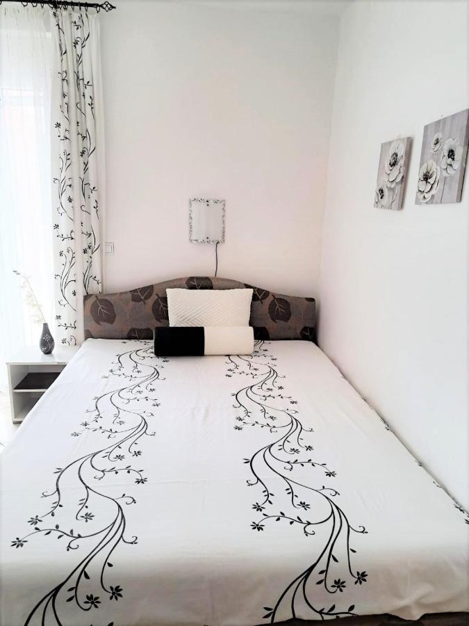 Montenegro Smile Dobra Voda Exterior photo